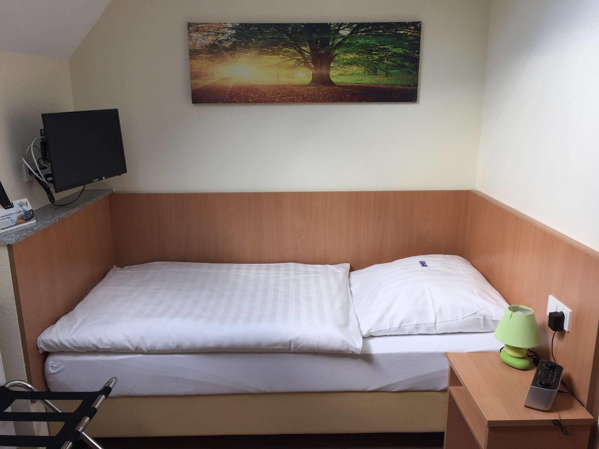 Pension Im Wirtshaus Himberg Bad Honnef Exterior foto